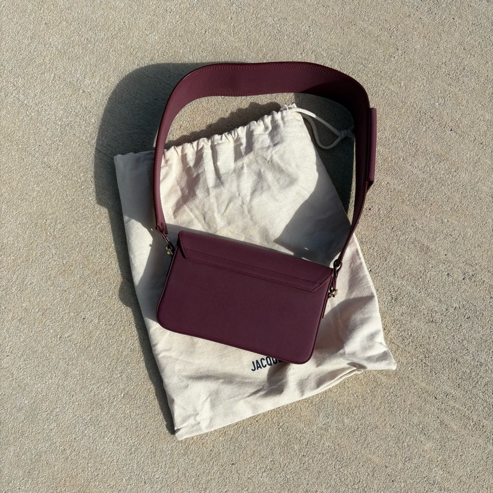 Jacquemus Le Carinu Burgundy Flap Leather Shoulder Bag - Picture 2 of 16